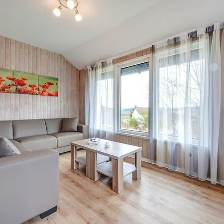 Roompot Eifelpark Kronenburger See Dahlem - Dmg061006-bya Дом отдыха Кроненбург